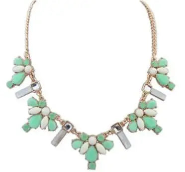 Vintage Gem Choker Necklace - Retro Statement Pendant Jewelry