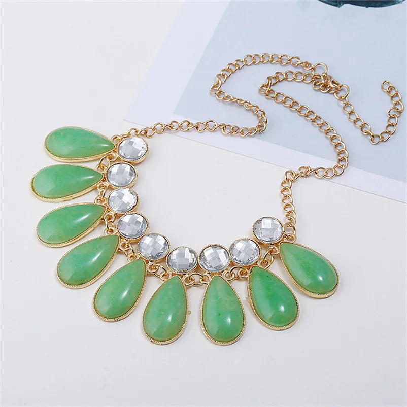 Vintage Gem Choker Necklace - Retro Statement Pendant Jewelry