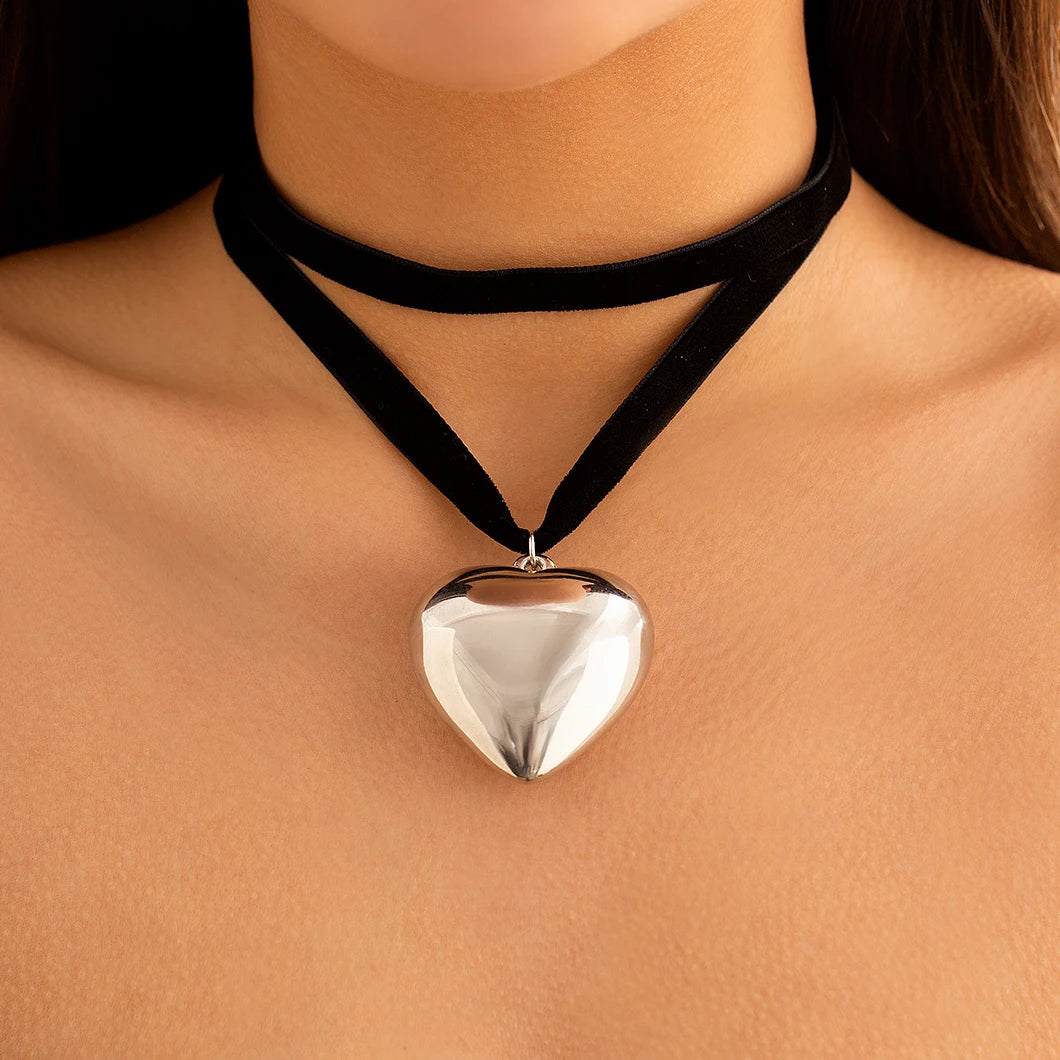 Oversized Heart Velvet Choker Necklace - Gothic Multilayer Jewelry