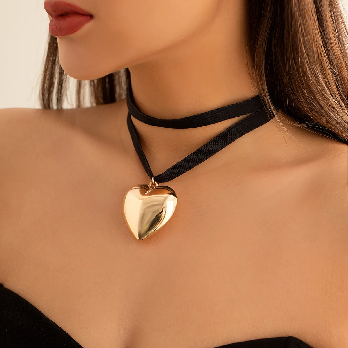 Oversized Heart Velvet Choker Necklace - Gothic Multilayer Jewelry