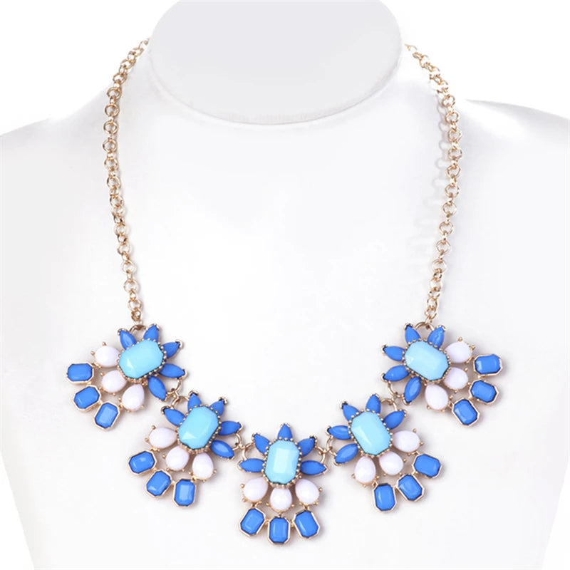 Vintage Gem Choker Necklace - Retro Statement Pendant Jewelry