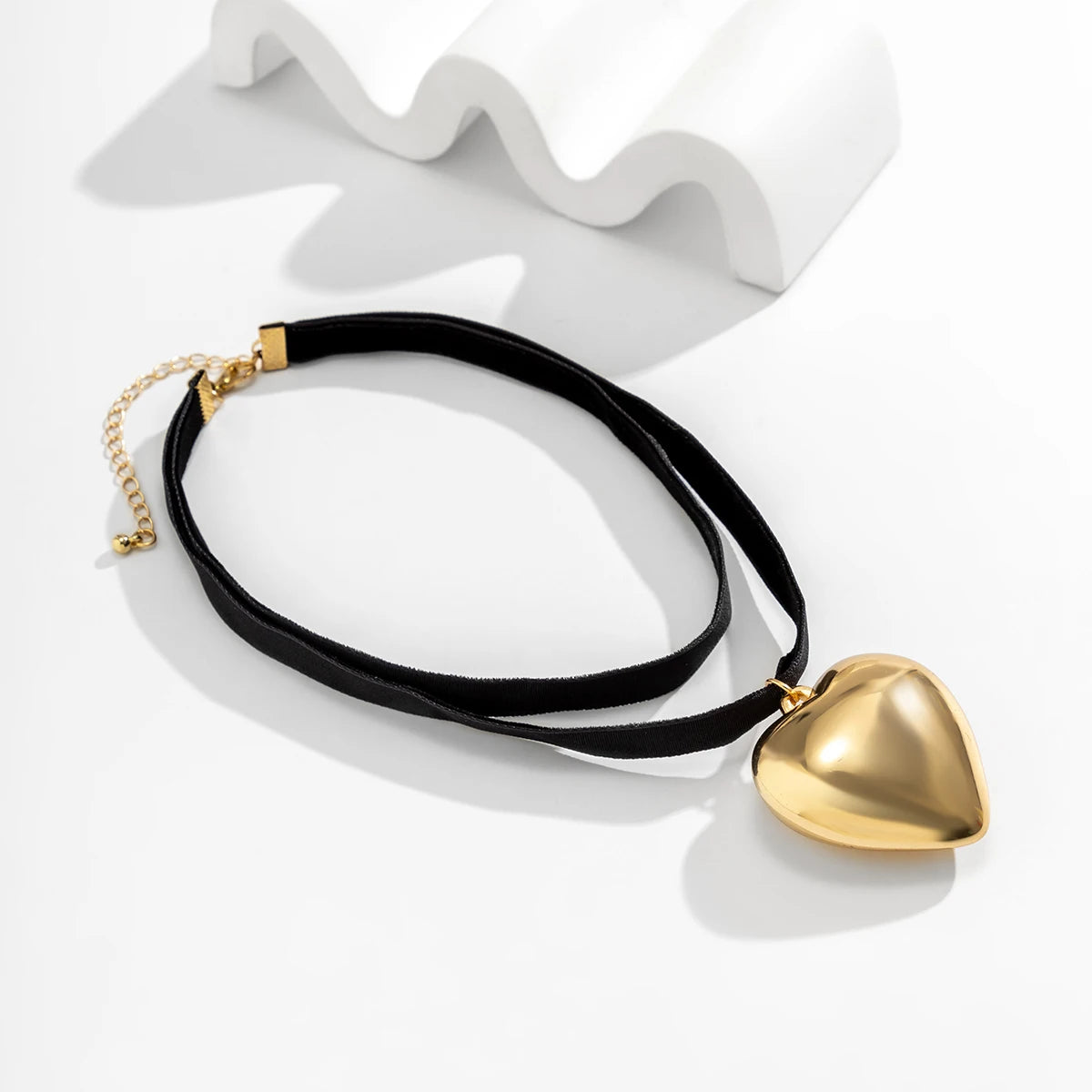 Oversized Heart Velvet Choker Necklace - Gothic Multilayer Jewelry