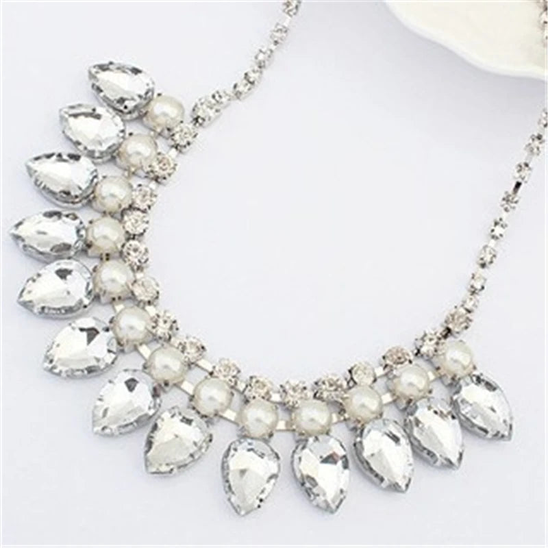 Vintage Gem Choker Necklace - Retro Statement Pendant Jewelry