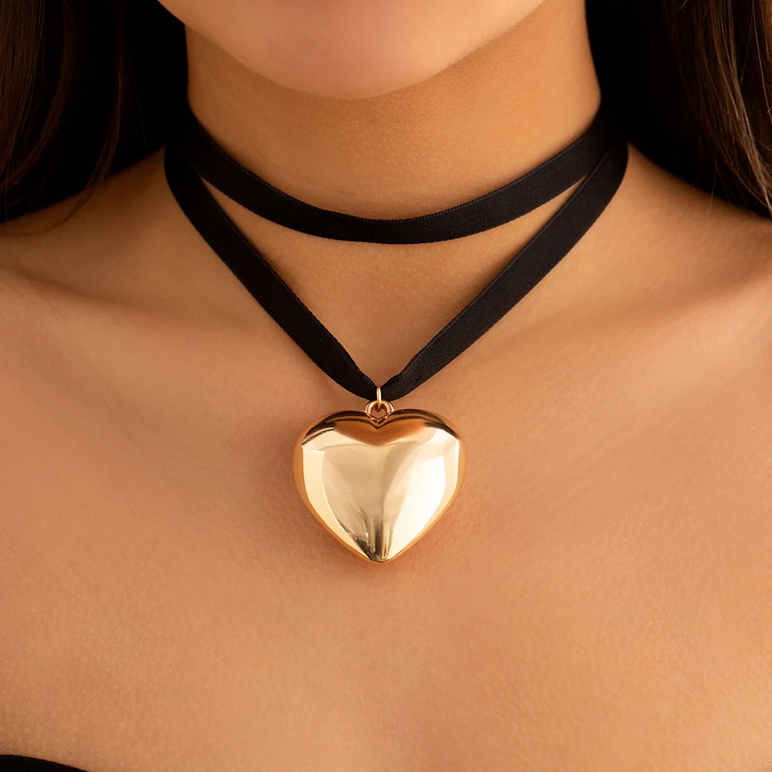 Oversized Heart Velvet Choker Necklace - Gothic Multilayer Jewelry