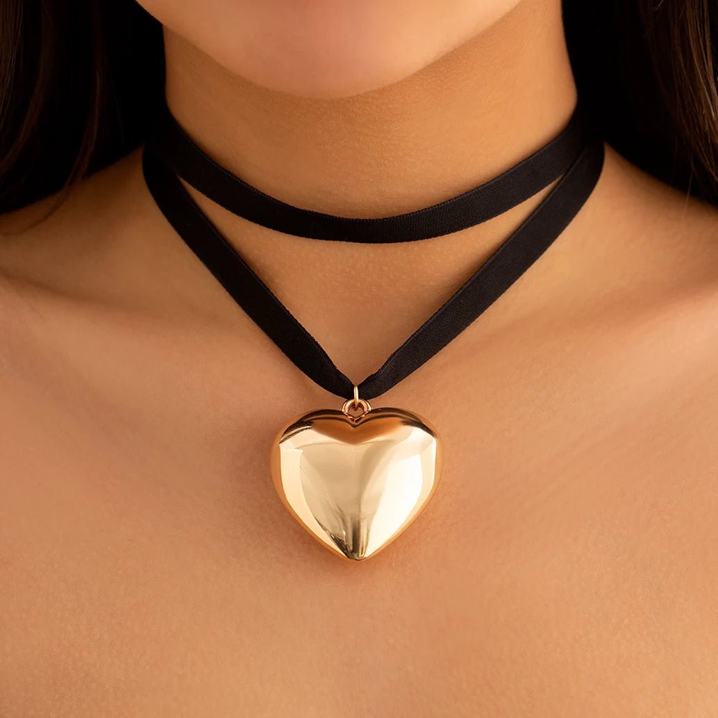 Oversized Heart Velvet Choker Necklace - Gothic Multilayer Jewelry