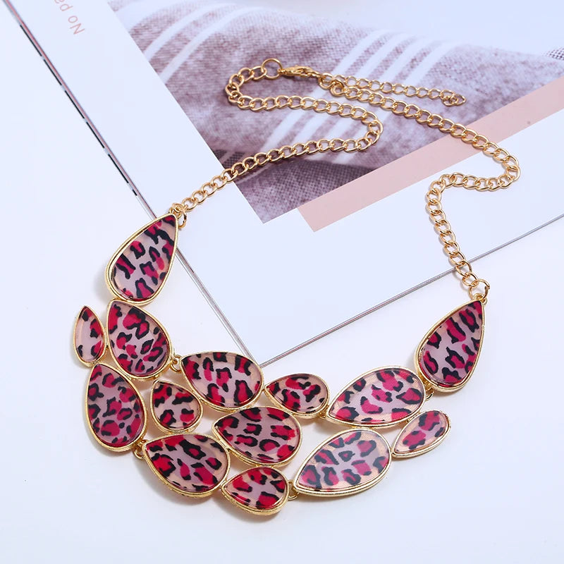 Vintage Gem Choker Necklace - Retro Statement Pendant Jewelry